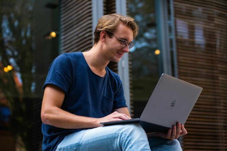 Choosing the Right Remote Work Systems_ A Guide for Startups and Enterprises